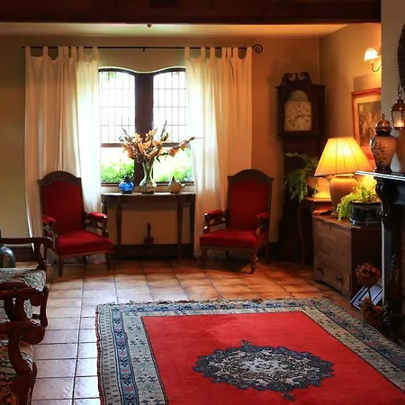 Danny Minnies Country House